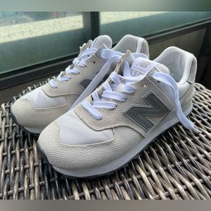 New Balance Women’s 574 Shoe, Size 8, Colour: light smoke